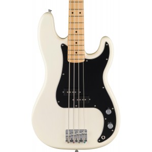 Fender Standard P Bass MN...