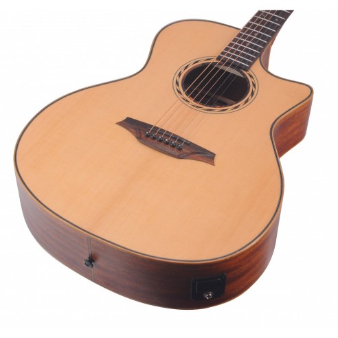 Bromo BAT2CE Auditorium Electroacústica