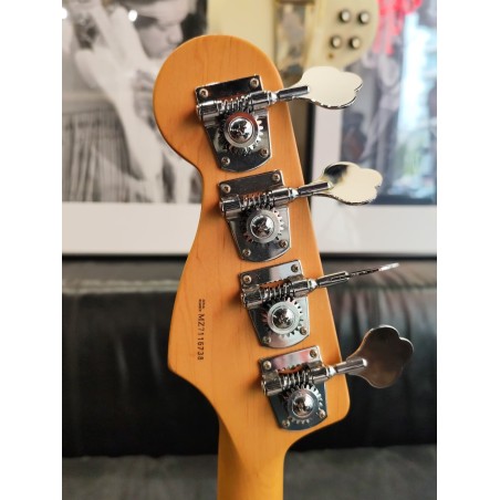 Fender Jazz Bass Deluxe Vintage White *Used